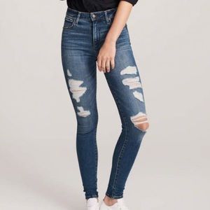 💙 A&F “Simone High Rise Super-Skinny” Jeans 💙